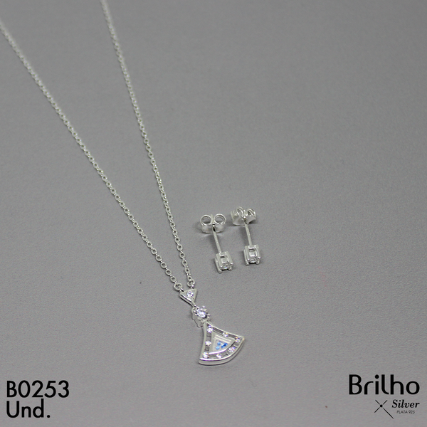 T6N41  JUEGO TRIANGULO MICROCIRCON